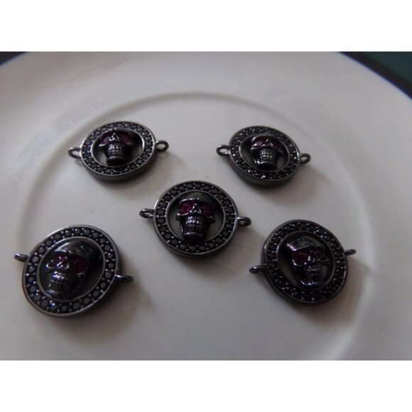 Skull w/Rhinestone Eyes Gunmetal Connector Set - Picture 1 of 3